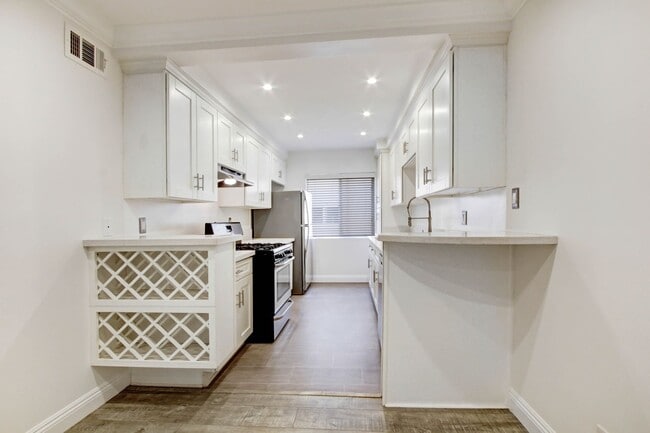 Photo - 11615 Darlington Ave Unit 01