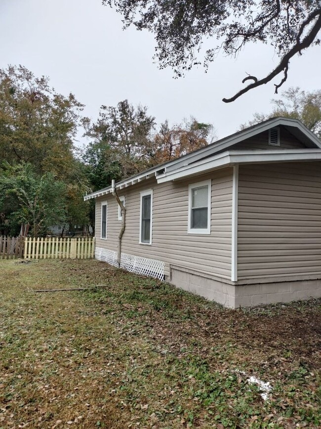 Photo - Fully Renovated 3/1 Single Family Ready to Move In!