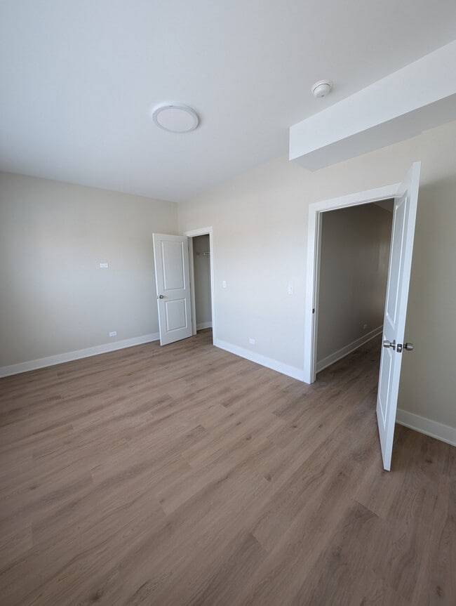 Photo - 3182 N Milwaukee Ave Unit 3182  2