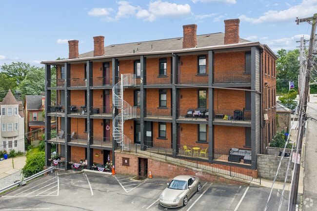 Building Photo - 44 Wyoming Street