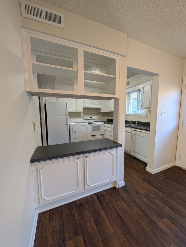 Photo - 2 Bedroom Walking Distance to NCSU!
