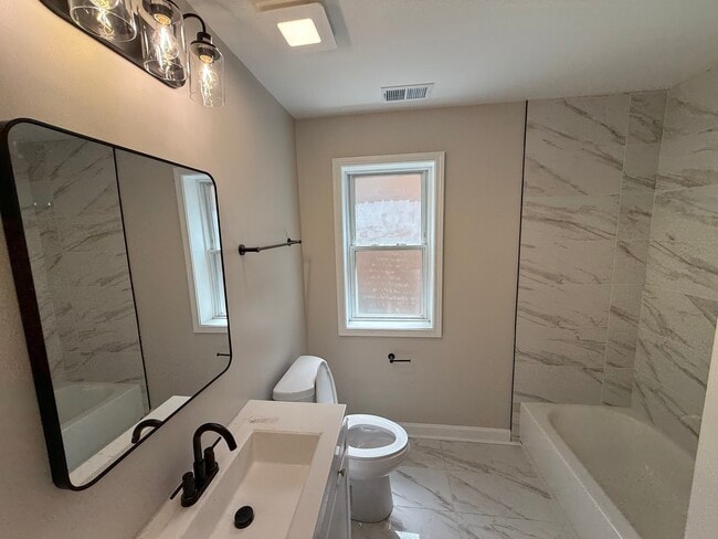 Photo - 1637 Elmwood Ave Unidad 1