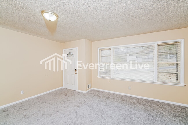 Photo - 2633 1st St NE