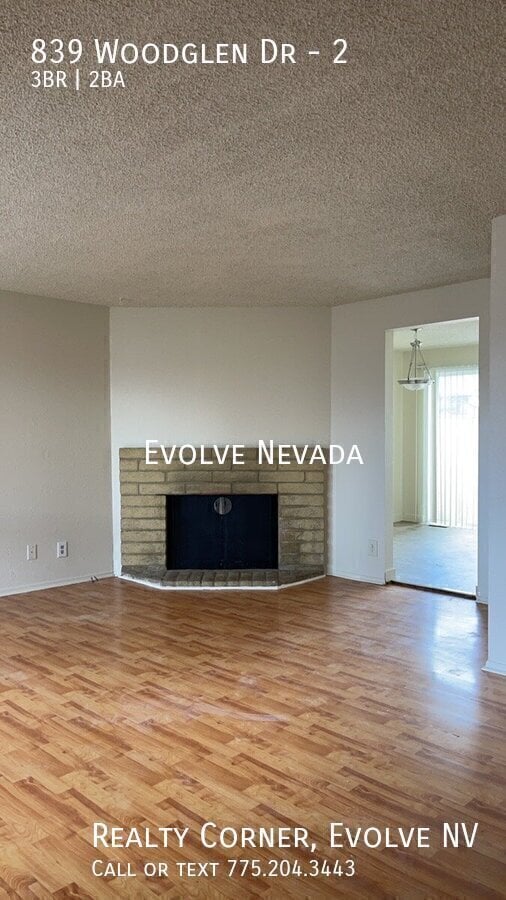 Photo - 839 Woodglen Dr