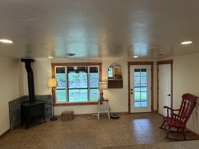 Photo - 7429 W Evans Creek Rd