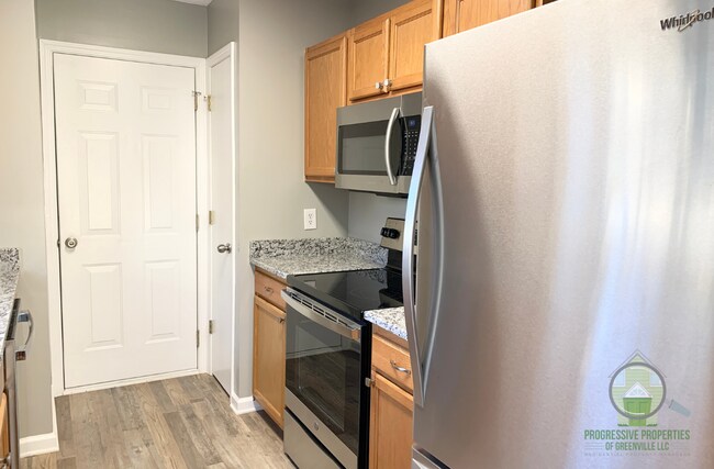 Photo - 516 Glenlea Ln