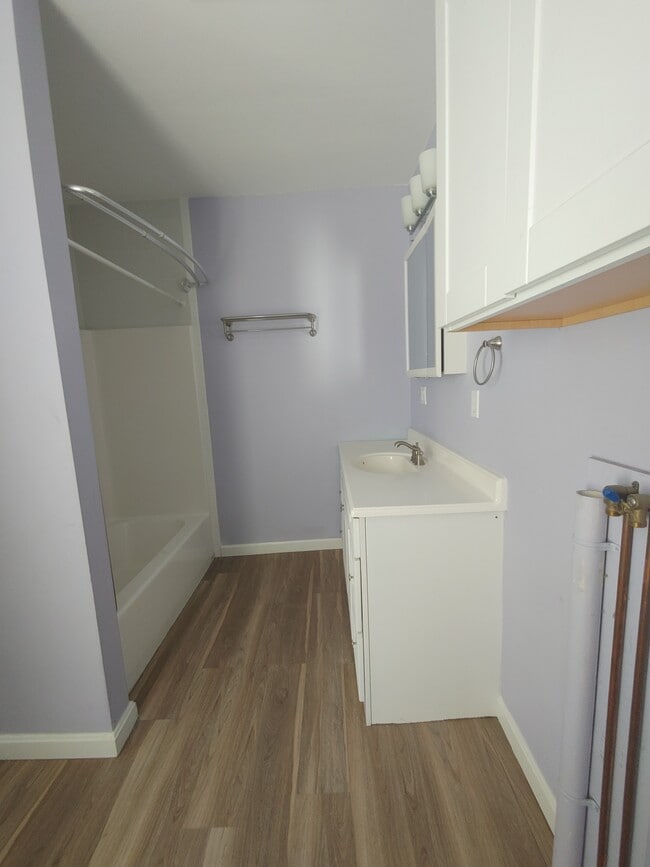 Photo - 669 Rathbun St Unidad 1