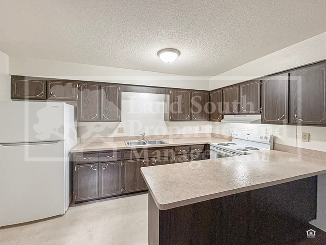 Photo - 815 W Carole St