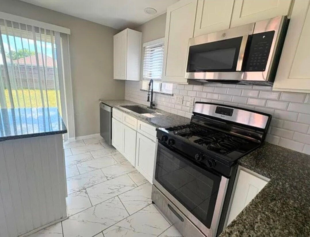 Photo - 2519 Silver Cypress Dr