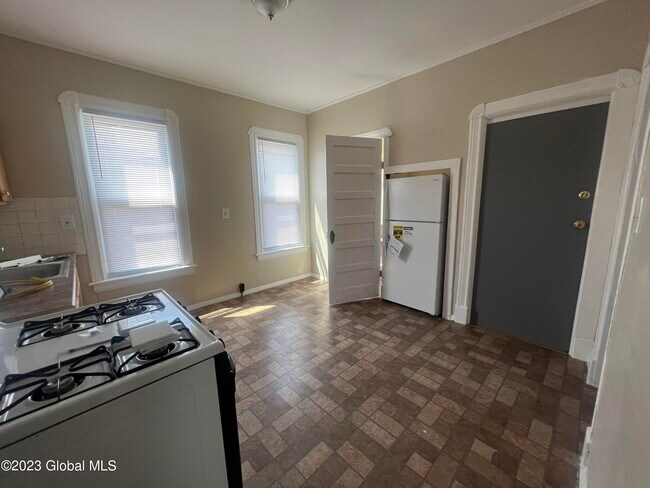 Photo - 827 Strong St Unit 1