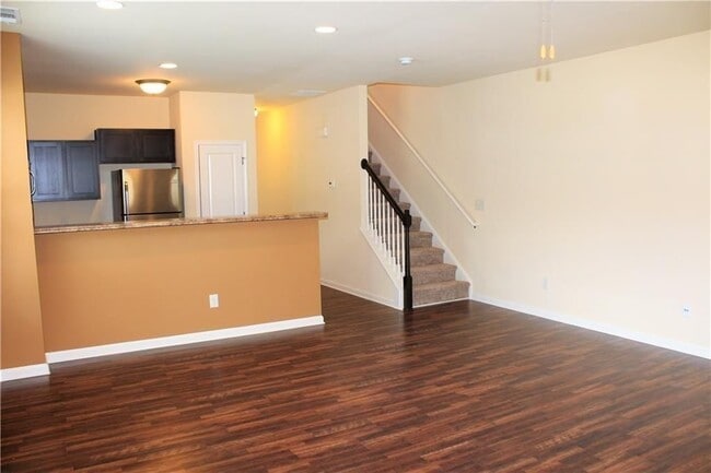 Photo - 810 Riverdance Dr