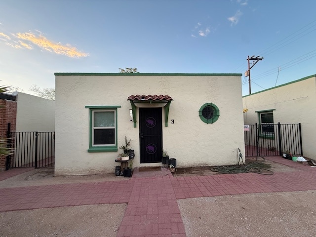 Building Photo - 415 E 5th St Unit 3