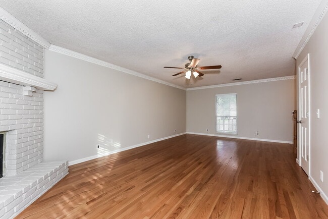 Photo - 5105 Roxborough Dr
