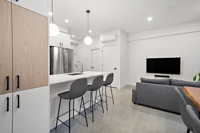 Photo - 7172 Rue Alexandra Unit 4