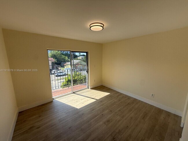 Photo - 1933 SW 7th St Unit 302