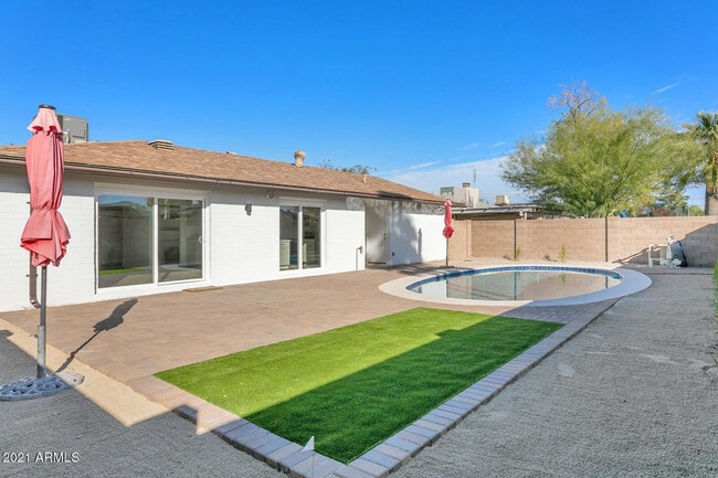 Photo - 2333 E Paradise Dr