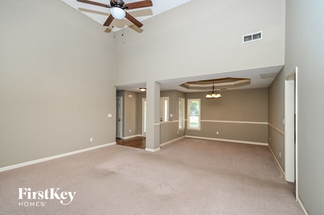 Photo - 5802 Millers Pond Ln