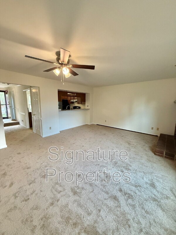 2501 Reagan Ave