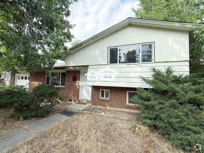 Building Photo - 4565 Moorhead Ave Rental