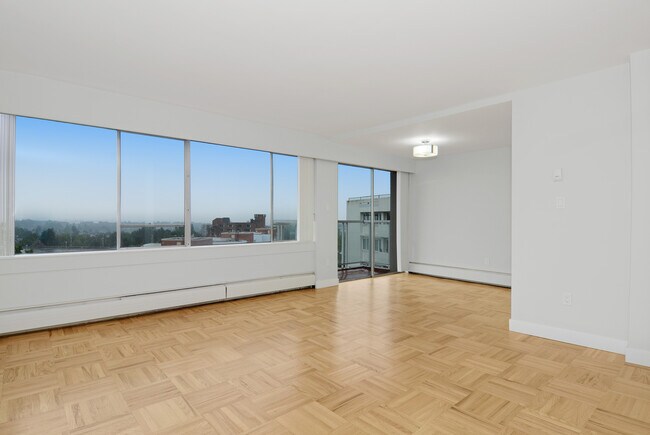 Photo - Shannon Tower Unit 00105