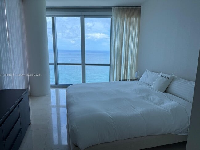 Building Photo - 17121 Collins Ave Unit 3506 Rental
