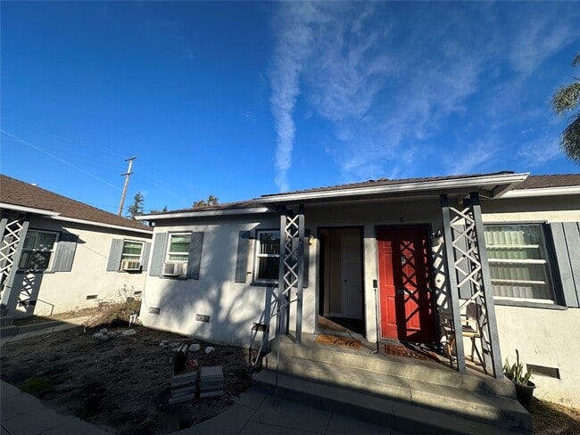 Building Photo - 901 N San Gabriel Ave Unit 5