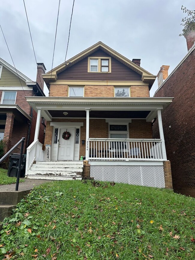 Building Photo - 5 Bedroom House Located In Clifton Near UC...
