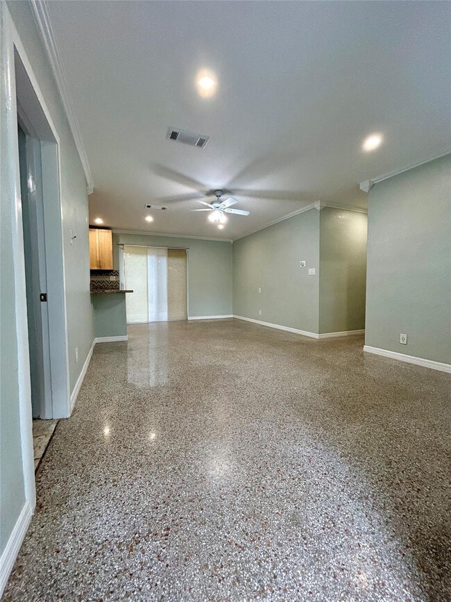 Photo - 5950 NE 6th Ave