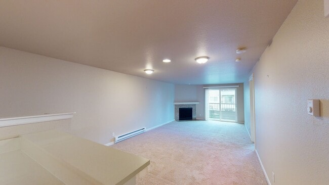 Photo - Charming 2-2 Condo in Moss Bay – Available April 5