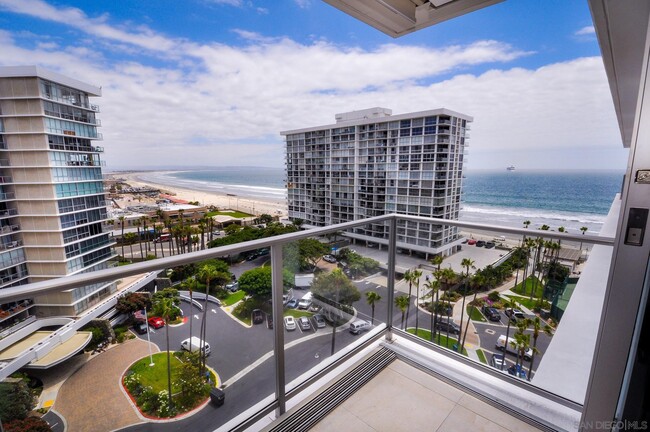 Building Photo - 1810 Avenida Del Mundo Unit 1009 Rental