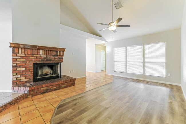 Photo - 1243 E Commerce Ave