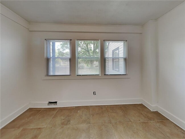 Photo - 542 S Evelyn Pl NW