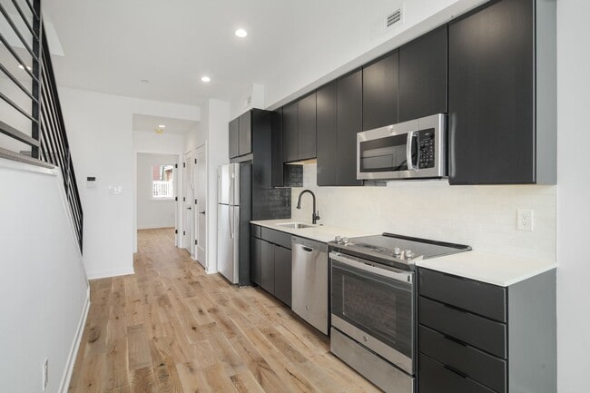Photo - 1246 N Front St Unit 3