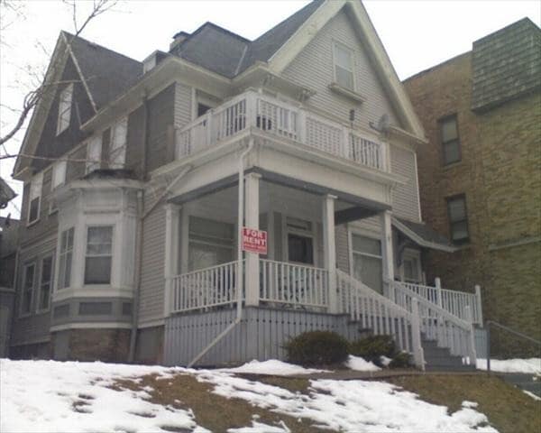 Building Photo - 2931 N Bartlett Ave Unit Upper