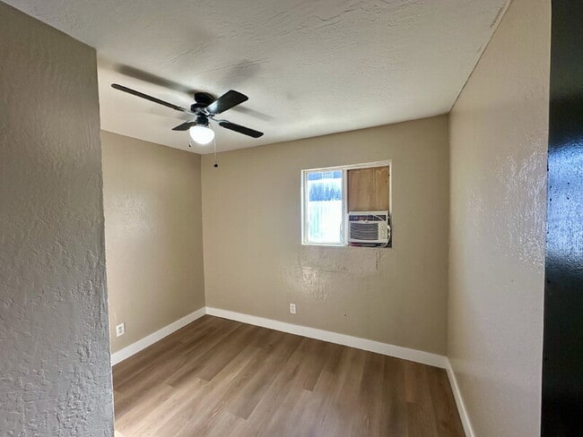 Photo - 372 W Northern Ave Unit 2 (back)