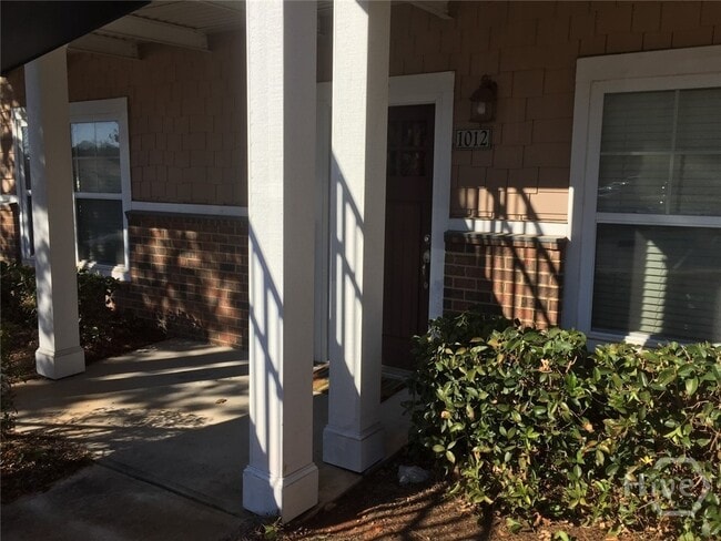 Building Photo - 1035 Barnett Shoals Rd Unit 1012