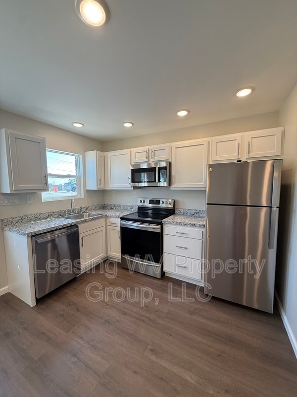 Building Photo - 134 Clayton Ave Unit 1E