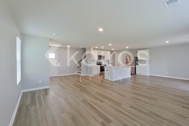 125 Overstreet Way