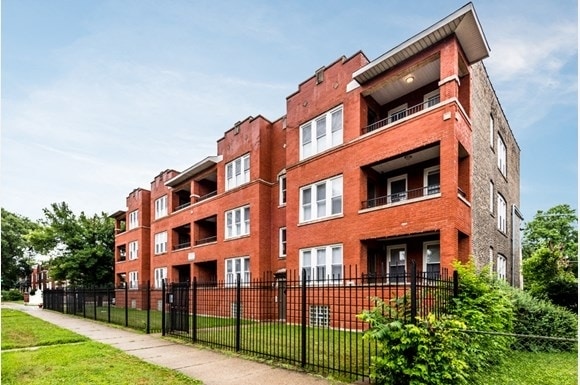 7406 S Perry Ave - 7406 S Perry Ave