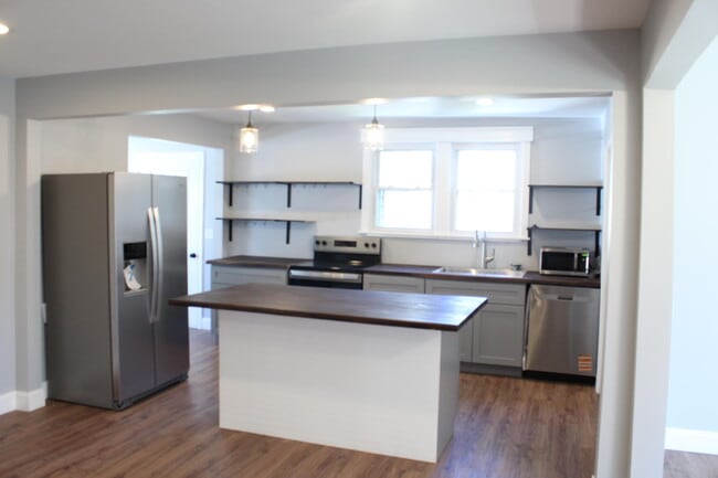 Photo - 115 N Central Ave