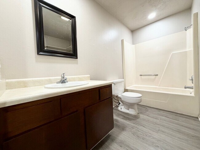 Photo - ***102 NW K Unit B***