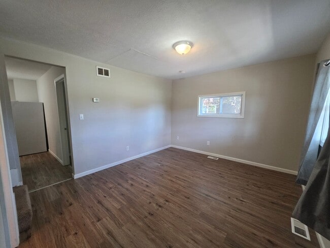 Photo - 454 Kling St Unit Bedroom 1