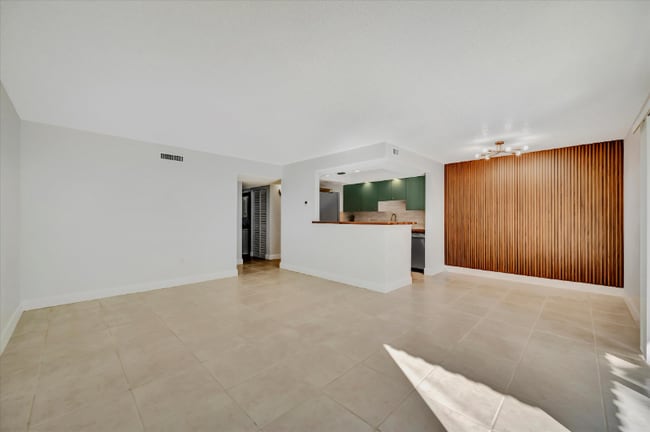 776 116th Ave N Unit 1105