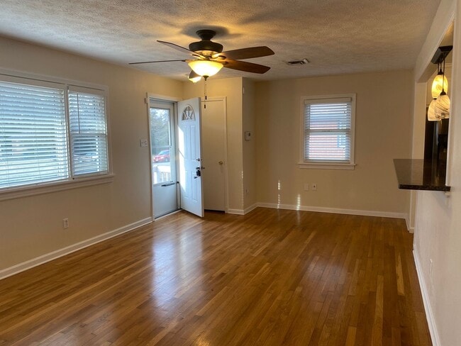 Photo - Updated brick ranch in Sandston VA