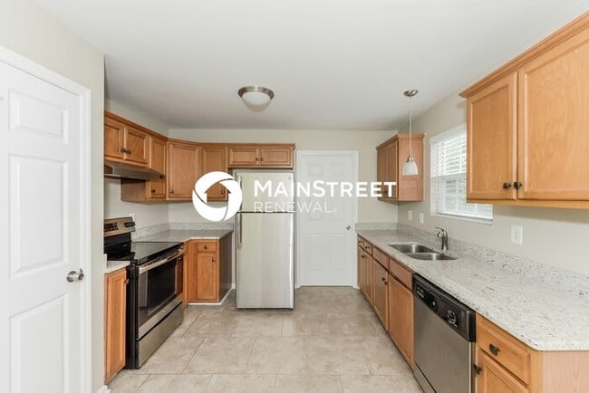 Photo - 3 Bedroom Pet-Friendly Home in Madison, TN with Main Street Renewal
