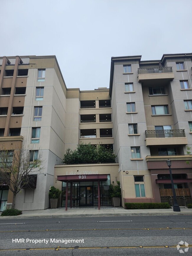 Building Photo - 2 bed 2.5 bath condominium at Lake at Waln... Unit 208