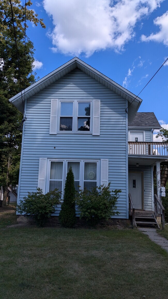 Photo - 322 W Maple St Unidad #1