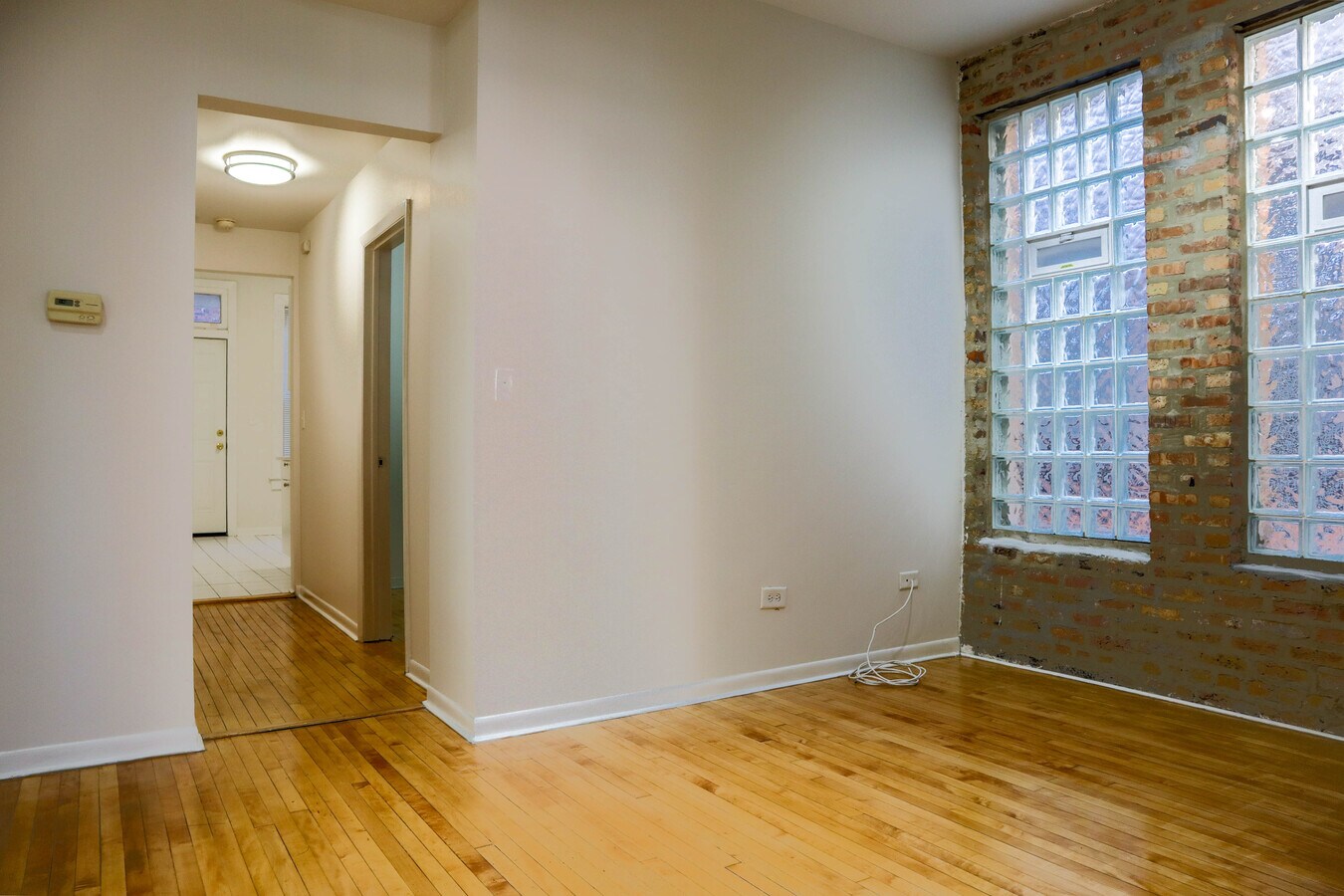 1400 W Taylor Apt 5 - Harris Point Chicago Apartment