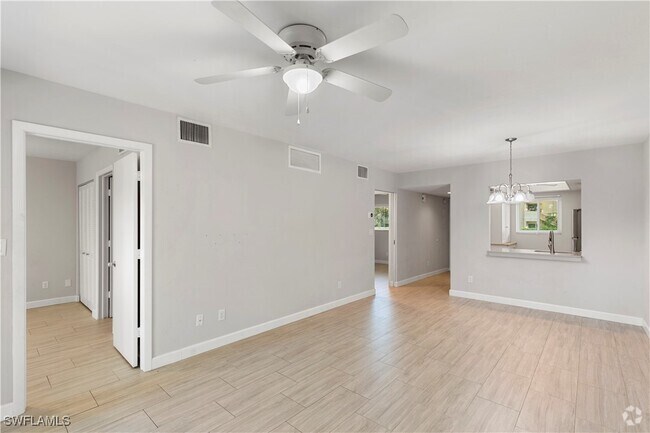 Building Photo - 1008 Manatee Rd Unit G103 Rental