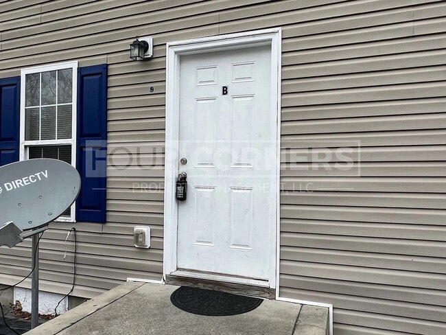 Room in Duplex on Beck St